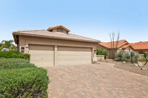 37850 S Rolling Hills Dr photo 2